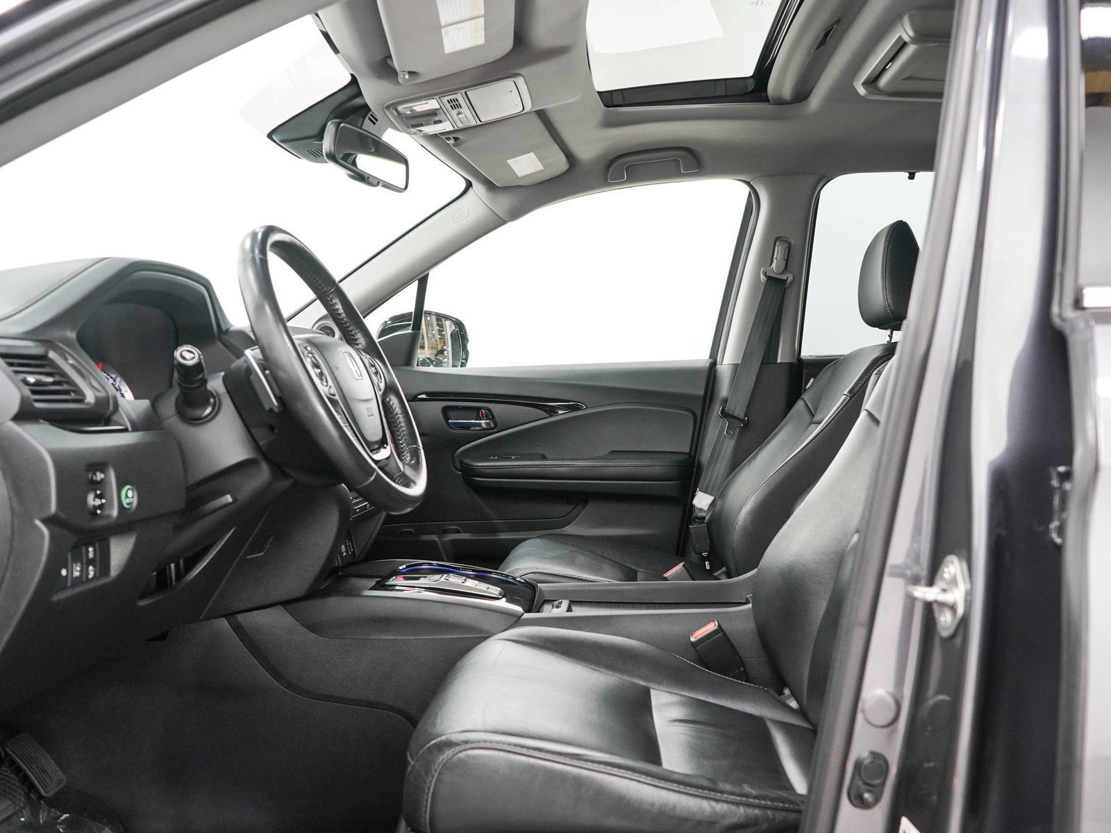 Used 2017 Honda Pilot Touring image 26