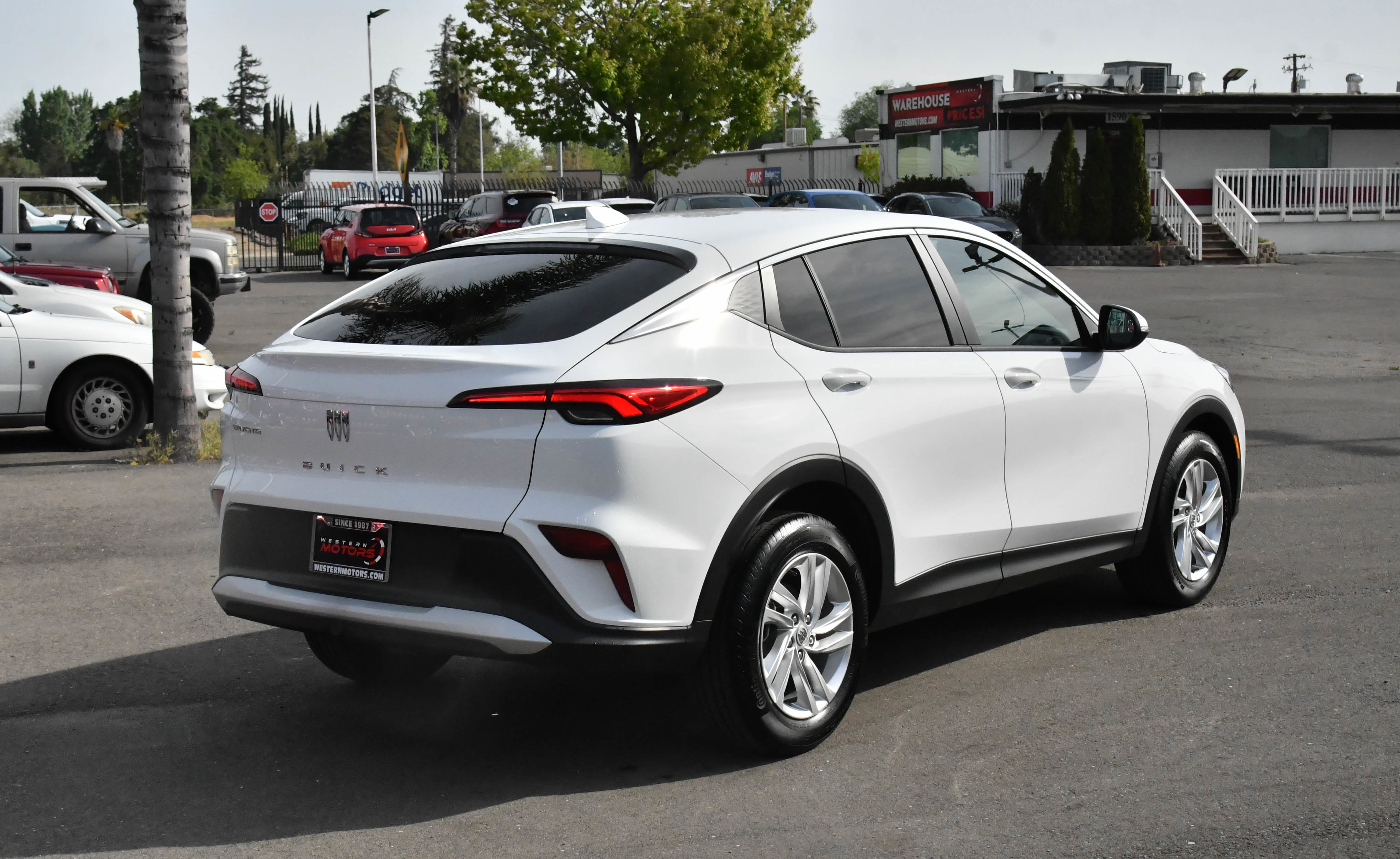 Used 2025 Buick Envista Preferred image 8