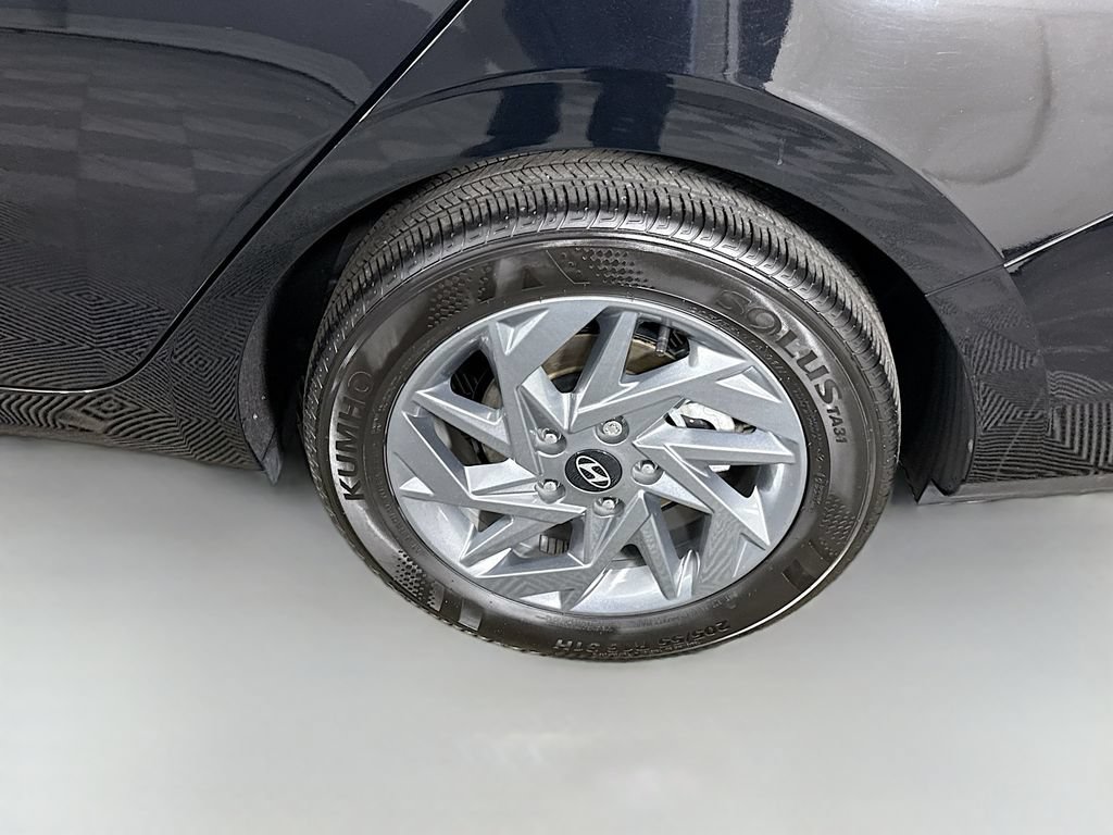 Used 2024 Hyundai Elantra SEL FWD image 33