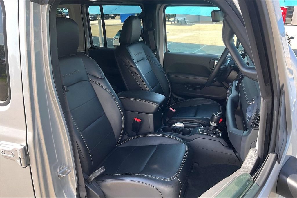Used 2023 Jeep Wrangler Unlimited Sahara AWD/4WD image 7