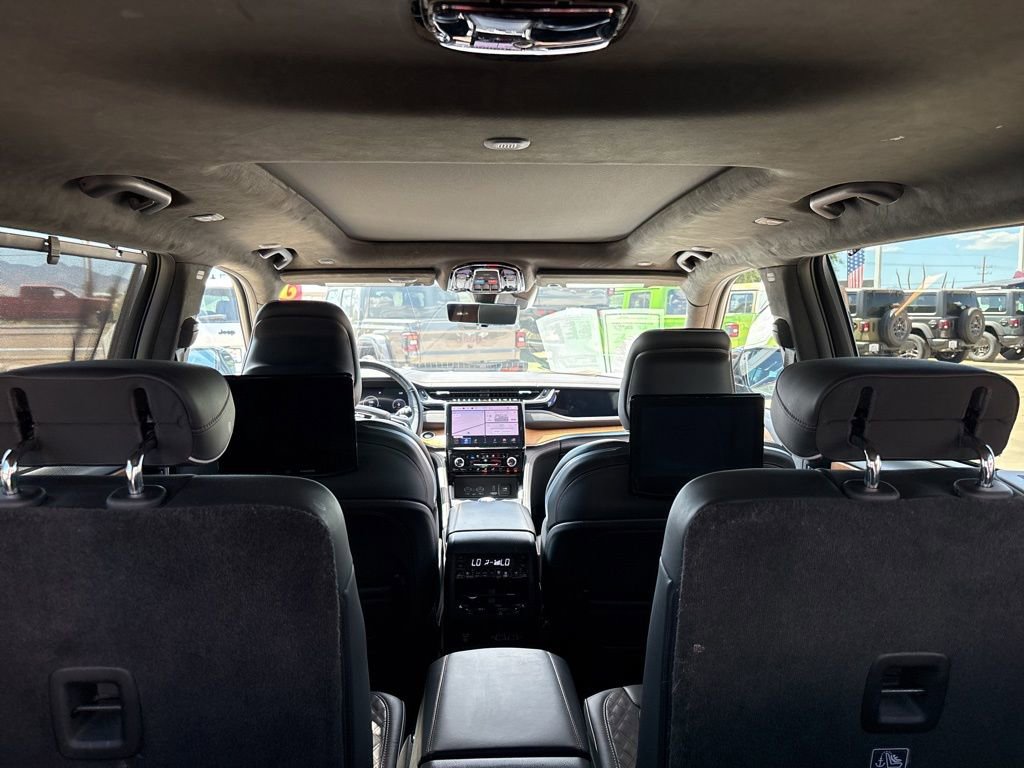 Used 2023 Jeep Grand Cherokee L Summit AWD/4WD image 29