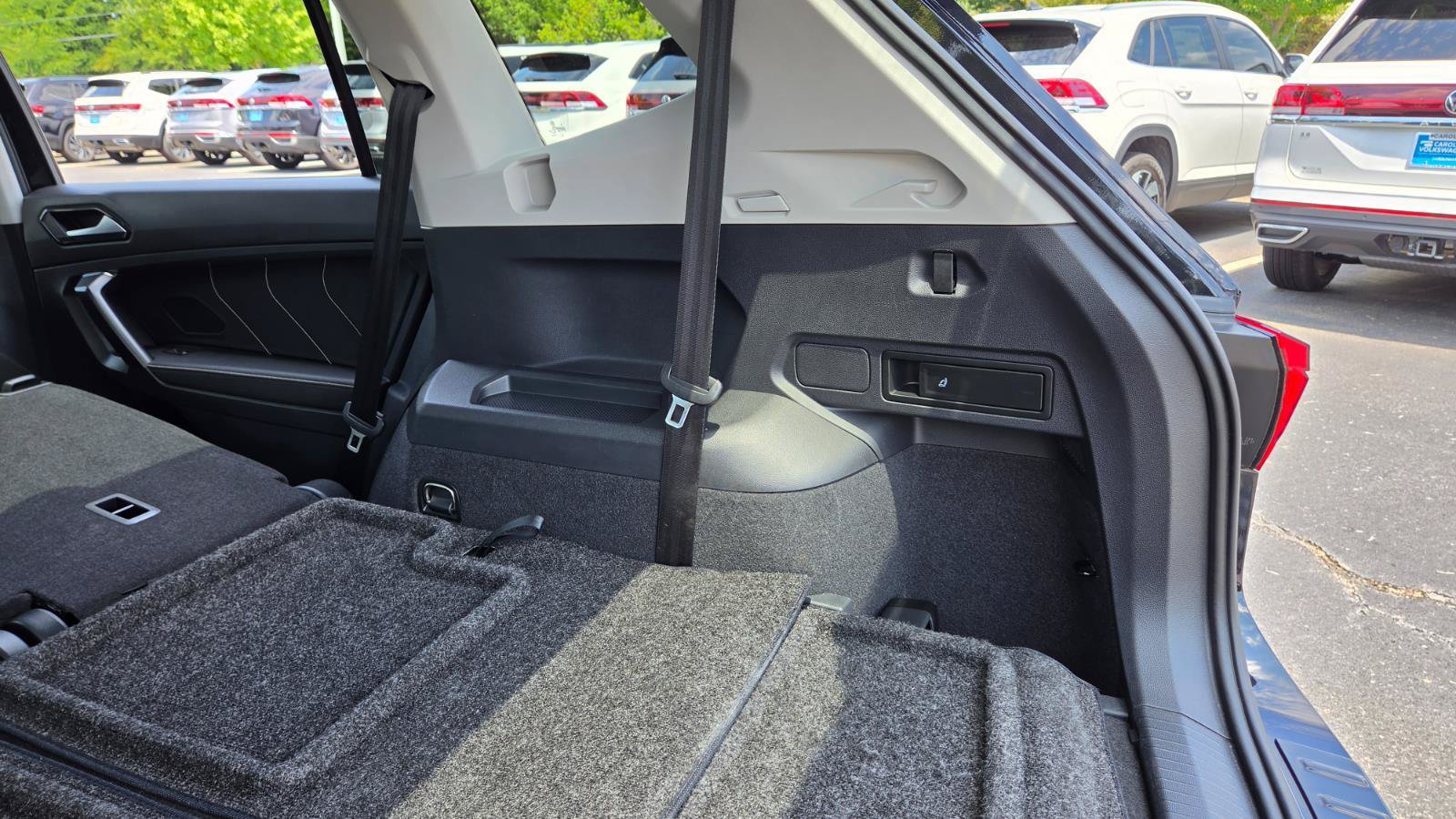Certified 2023 Volkswagen Tiguan SE w/ Panoramic Sunroof Package FWD image 66