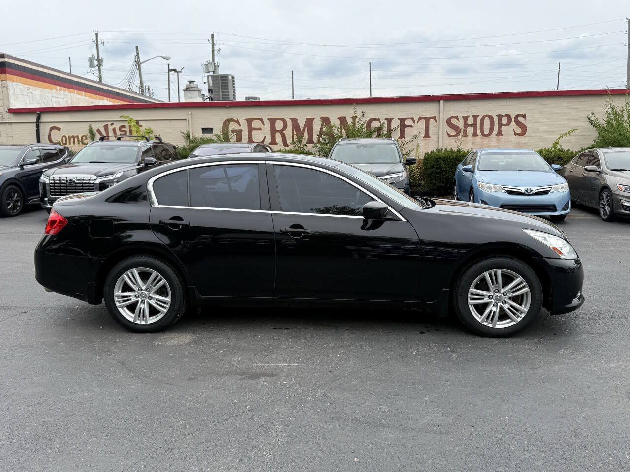 Used 2011 INFINITI G25 x w/ Moonroof Pkg AWD/4WD image 6