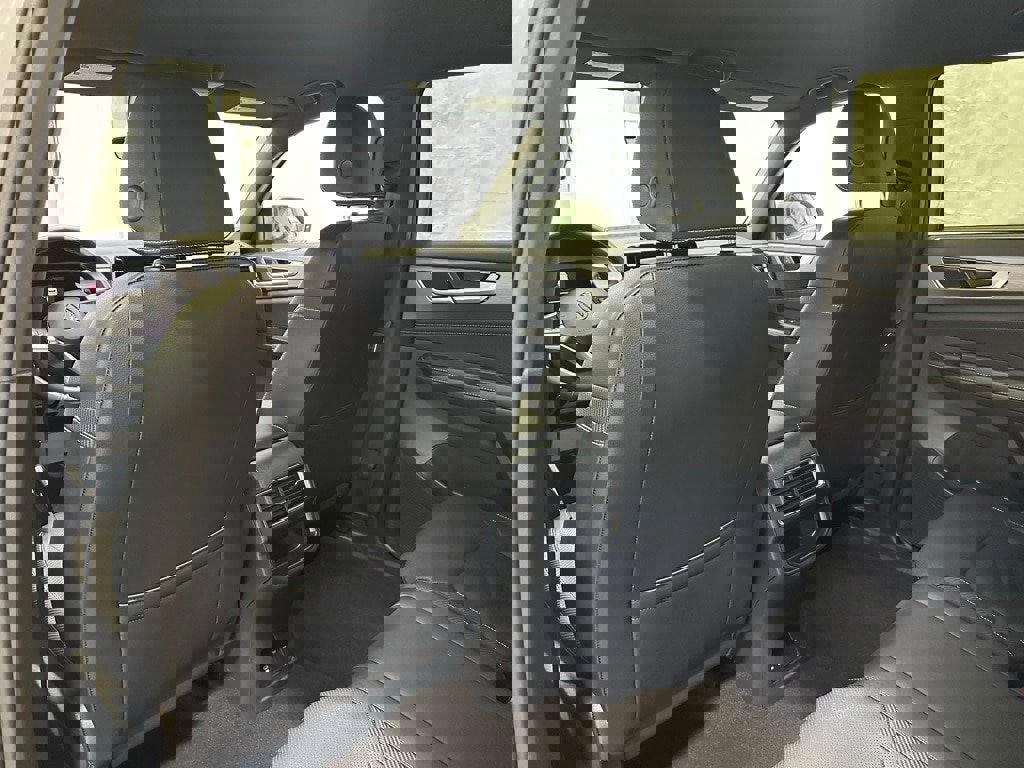 Used 2025 Volkswagen Atlas Cross Sport SE image 46