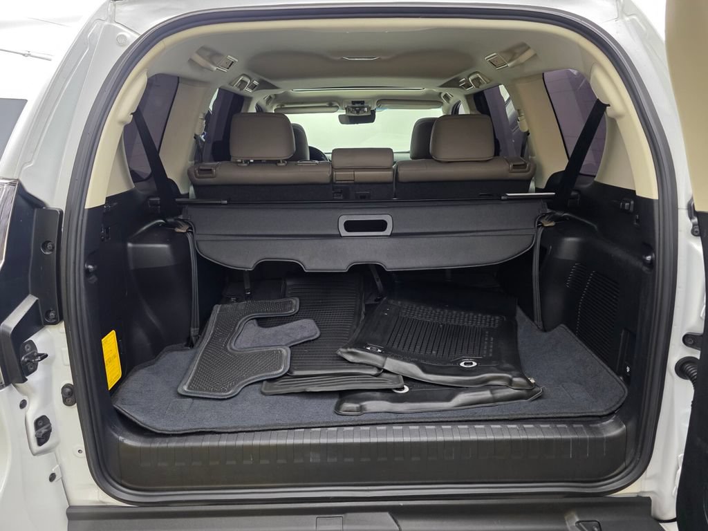 Used 2021 Lexus GX 460 Premium w/ Premium Package AWD/4WD image 17