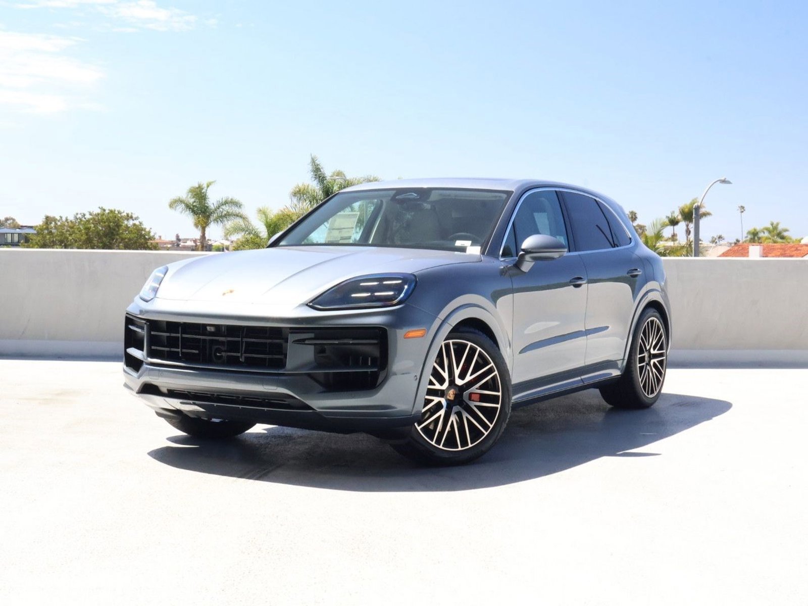 New 2026 Porsche Cayenne S image 1