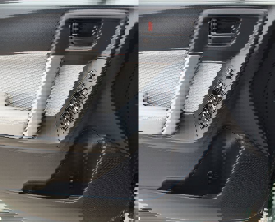 Used 2017 Subaru Forester 2.5i Premium image 19