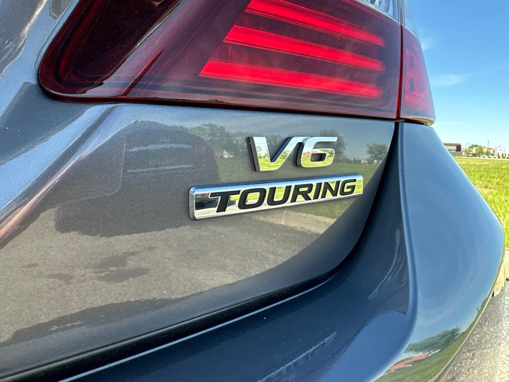 Used 2017 Honda Accord Touring image 4