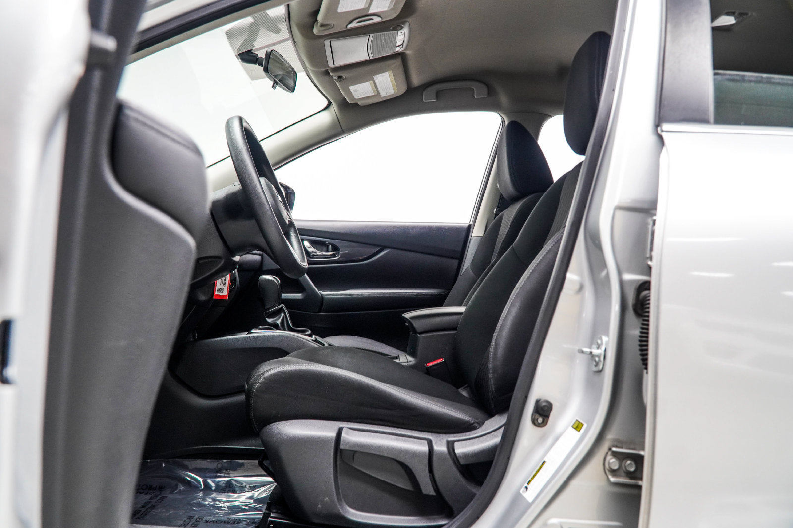 Used 2017 Nissan Rogue S FWD image 32