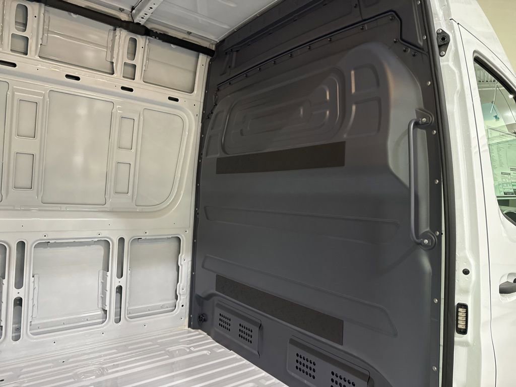 Used 2025 Mercedes-Benz Sprinter 3500 image 16