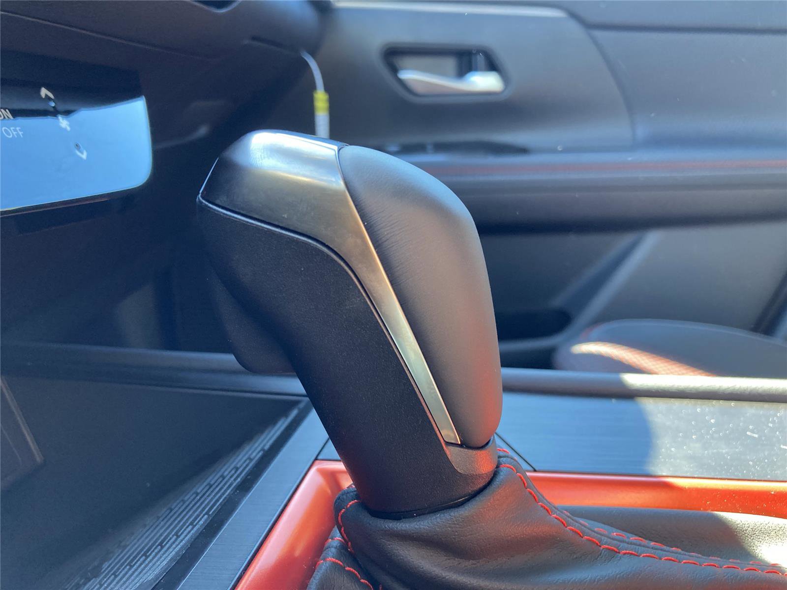 New 2026 Nissan Kicks SR image 14