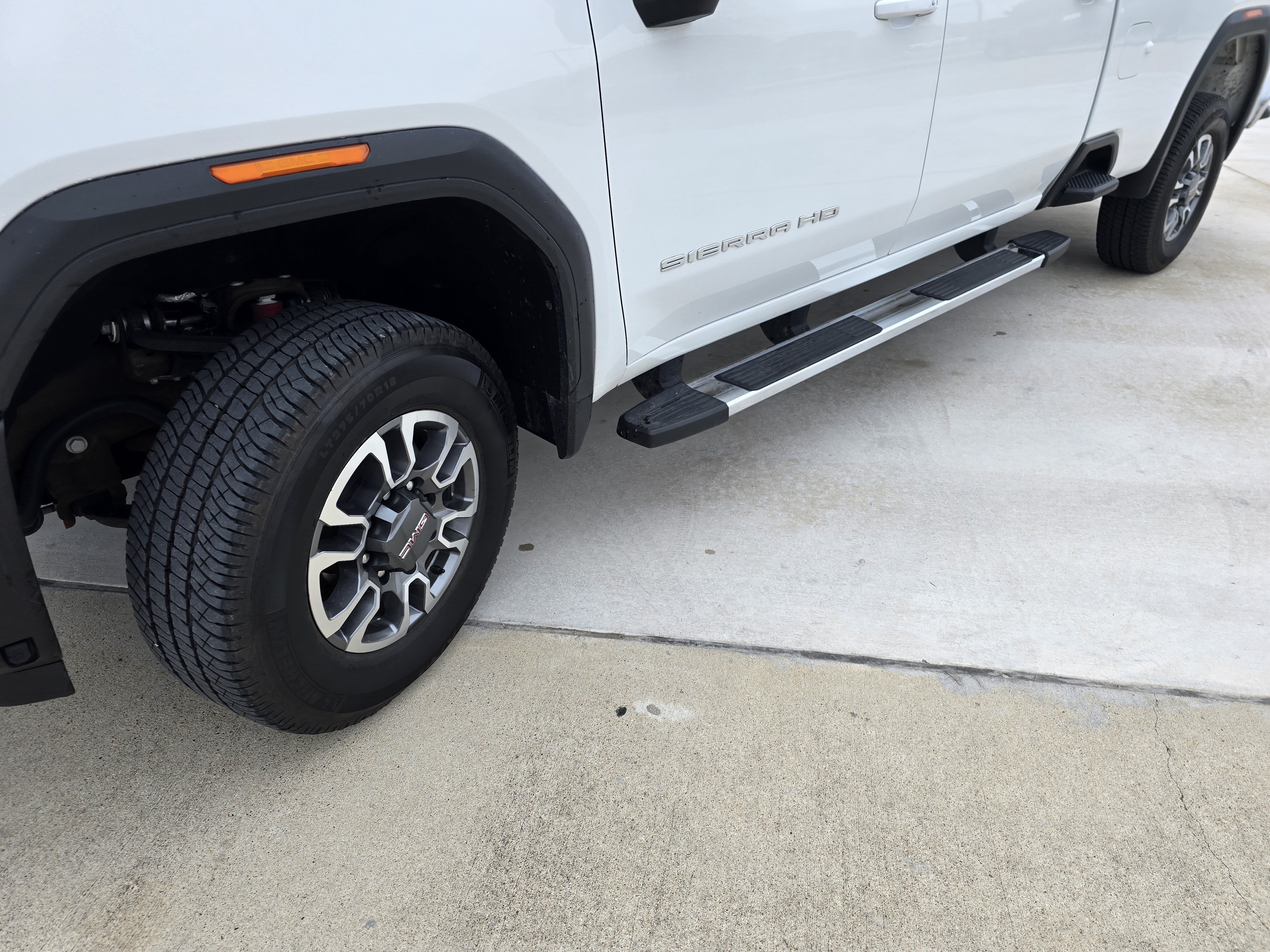 Used 2025 GMC Sierra 3500 SLE w/ SLE Convenience Package AWD/4WD image 8