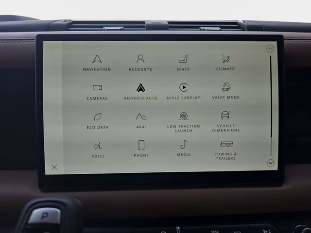 Used 2025 Land Rover Defender 130 X-Dynamic SE image 22