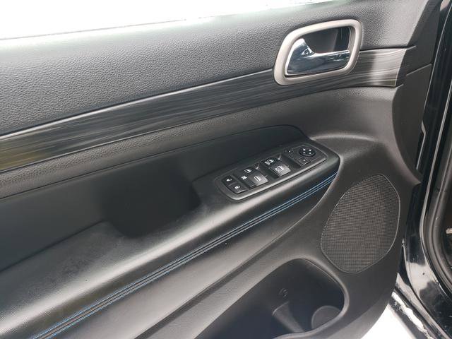 Used 2019 Jeep Grand Cherokee Laredo image 11