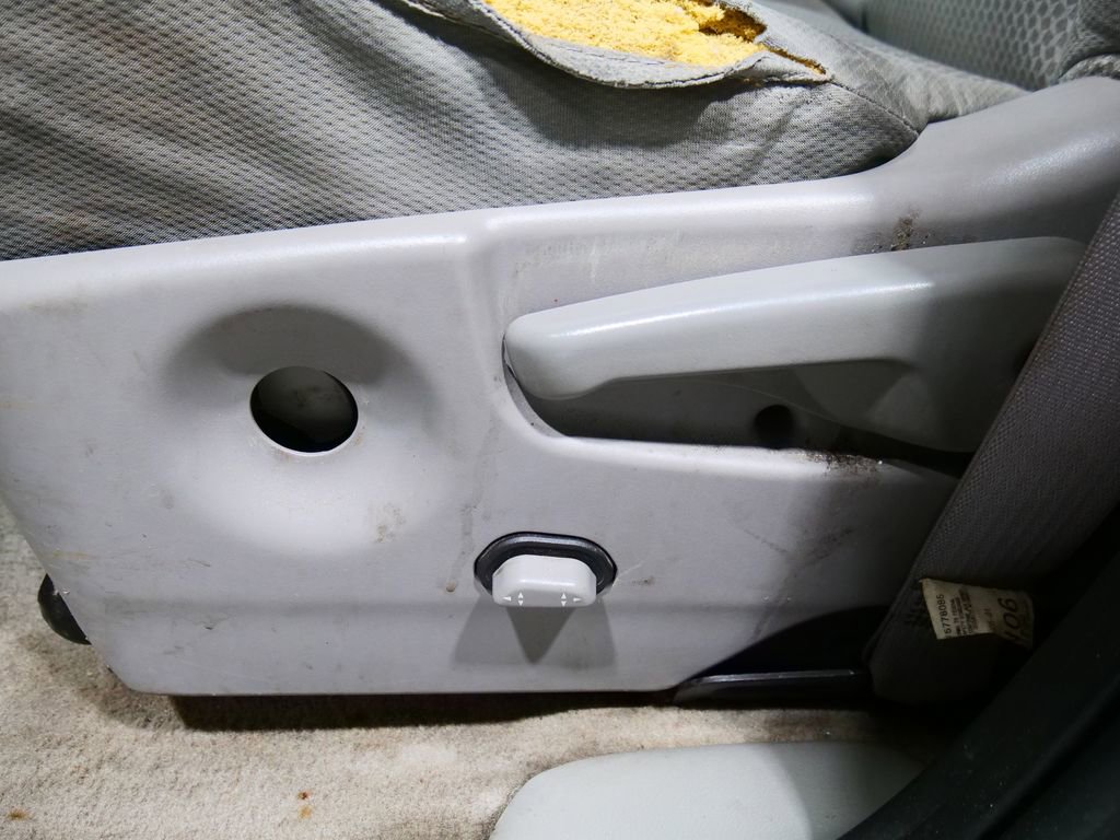 Used 2006 Pontiac Montana SV6 w/ Convenience Package image 17