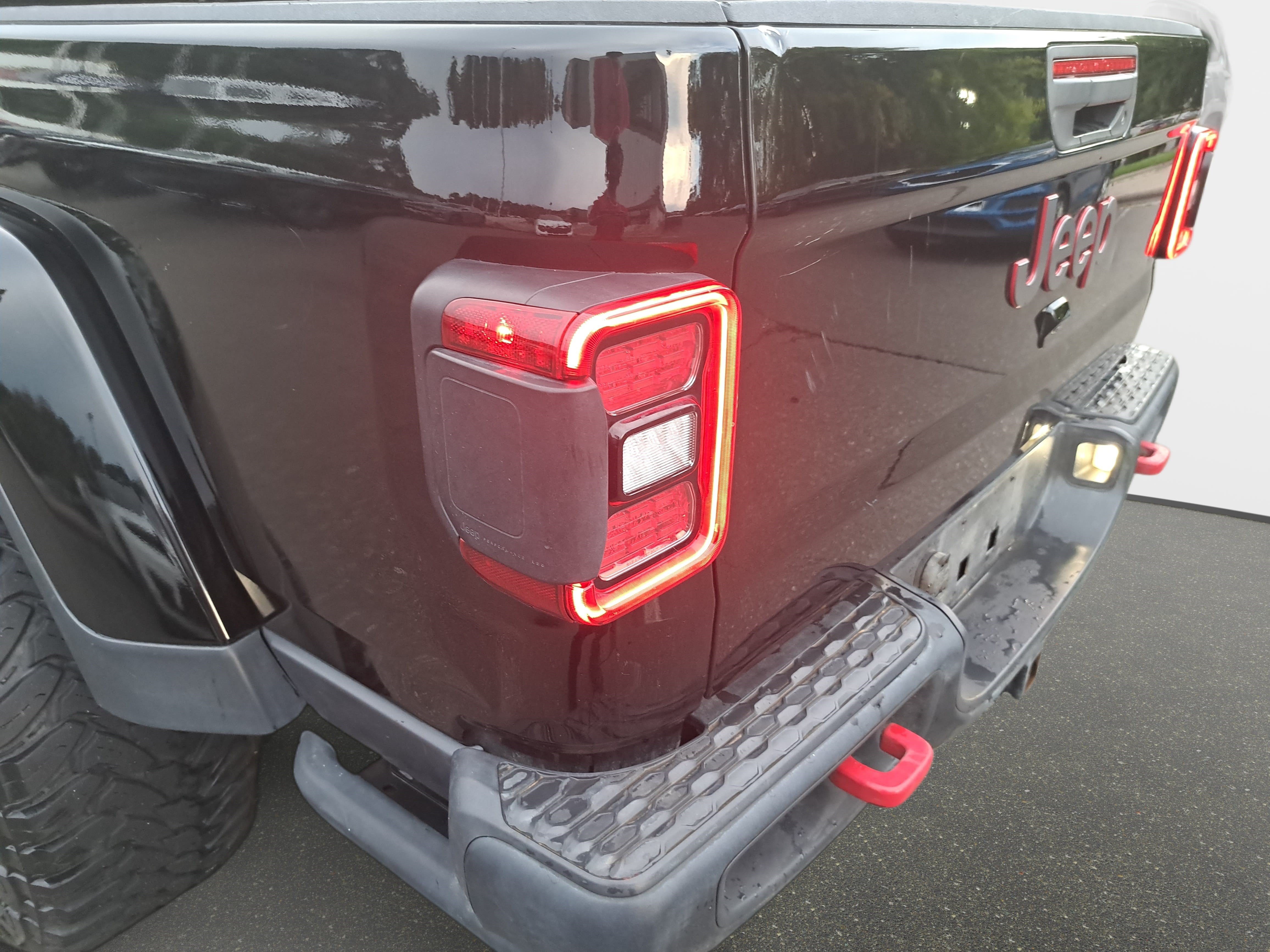 Used 2022 Jeep Gladiator Rubicon w/ LED Lighting Group AWD/4WD image 32
