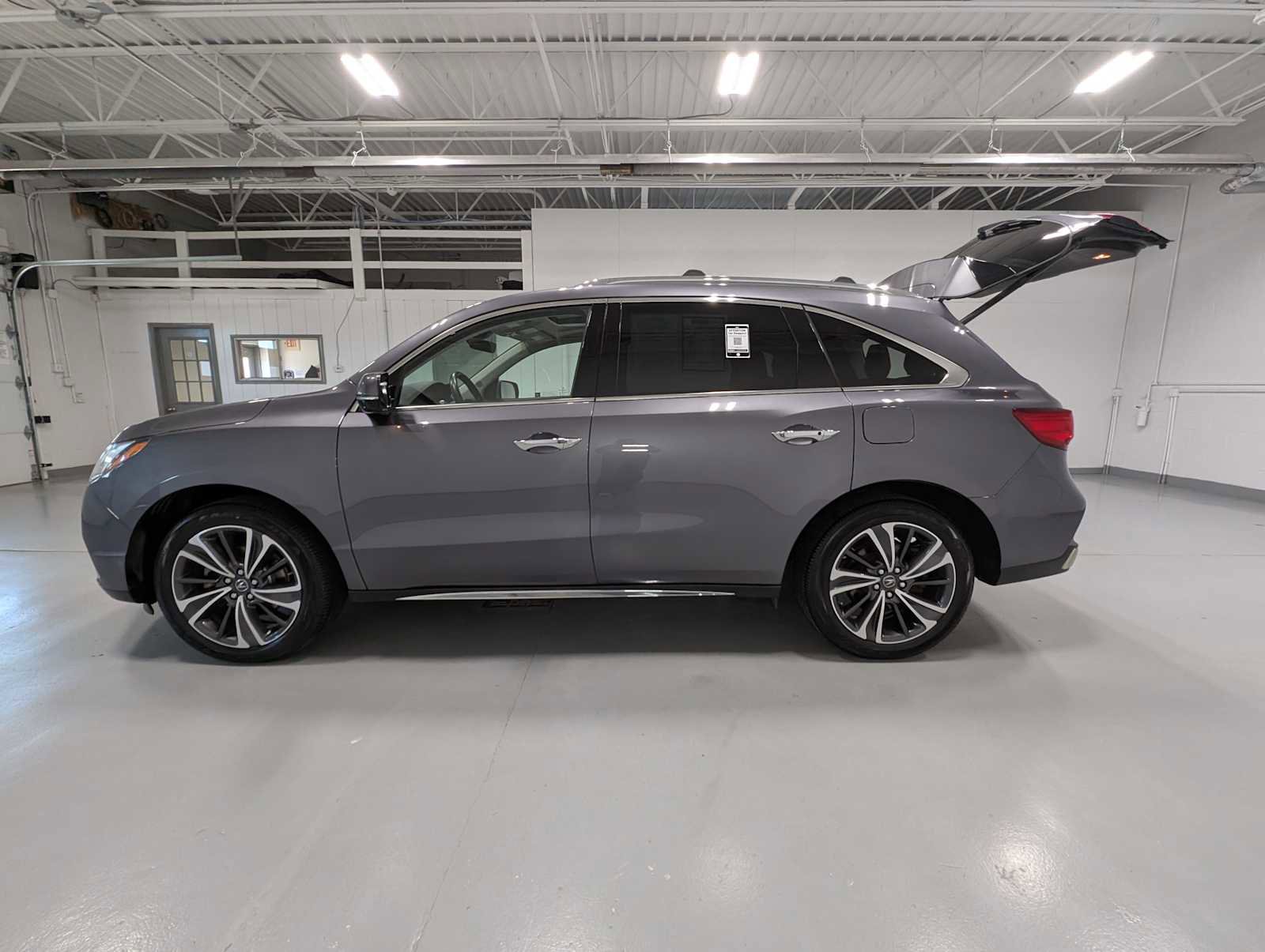 Used 2020 Acura MDX SH-AWD w/ Technology Package image 12