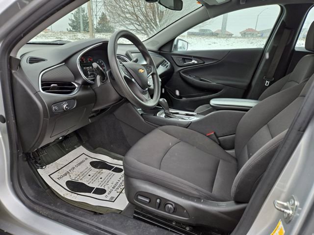 Used 2018 Chevrolet Malibu LT image 2