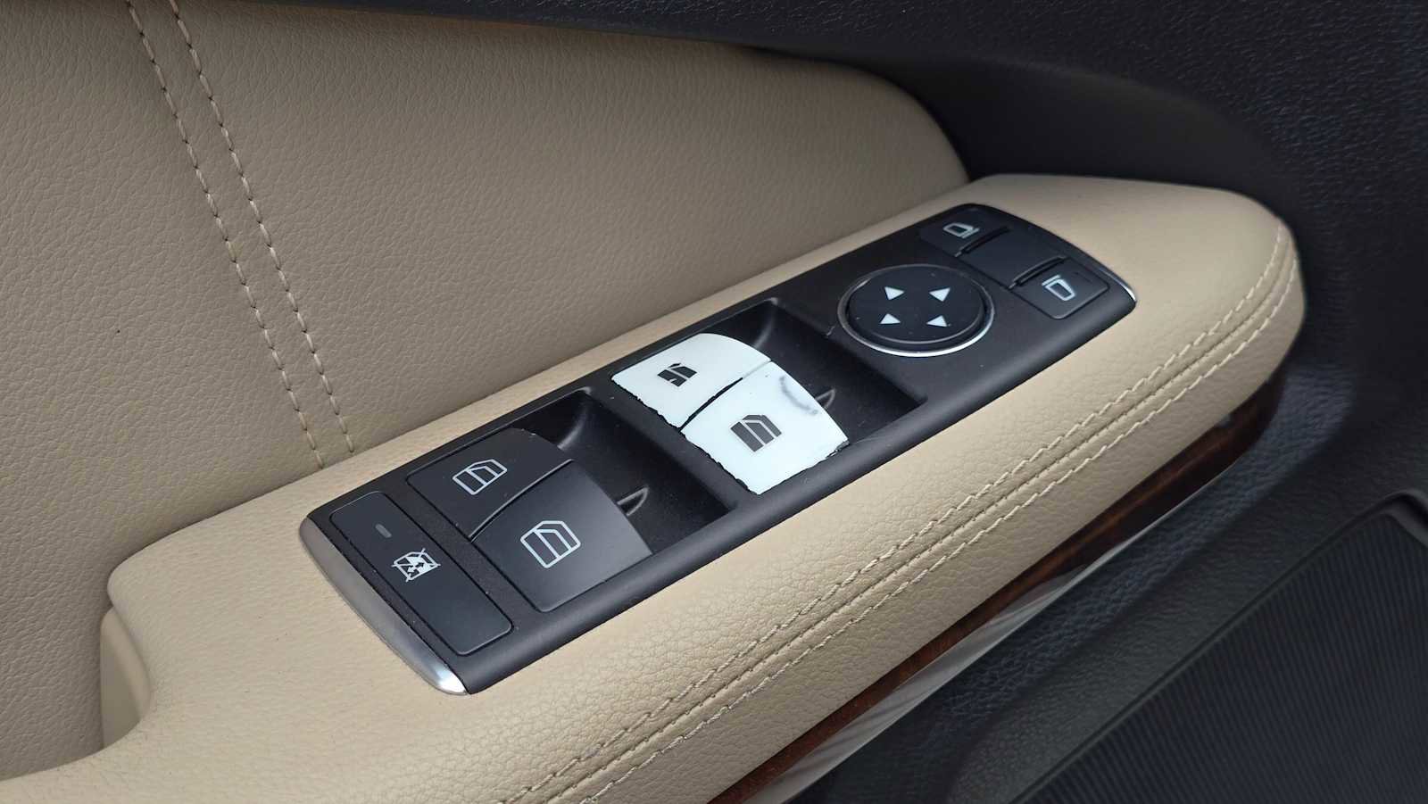 Used 2011 Mercedes-Benz E 350 Sedan image 24