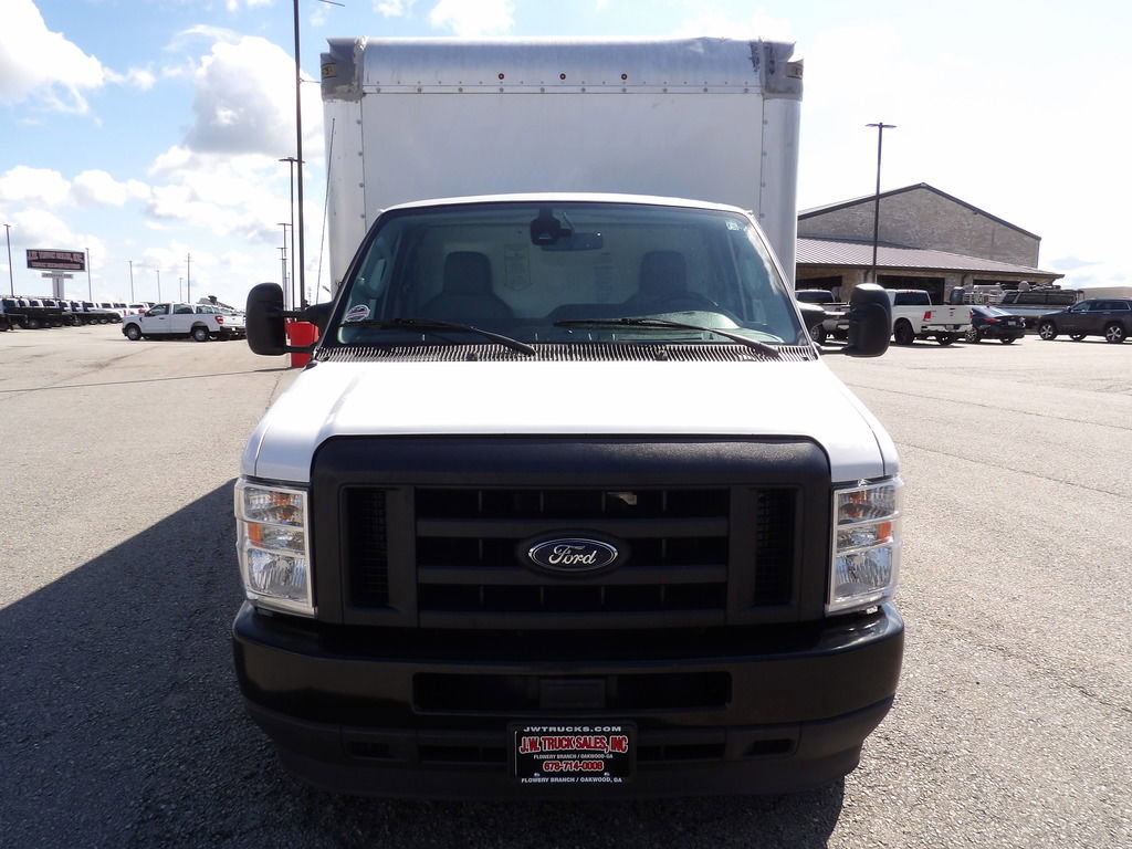 Used 2021 Ford E-350 and Econoline 350 Super Duty RWD image 12