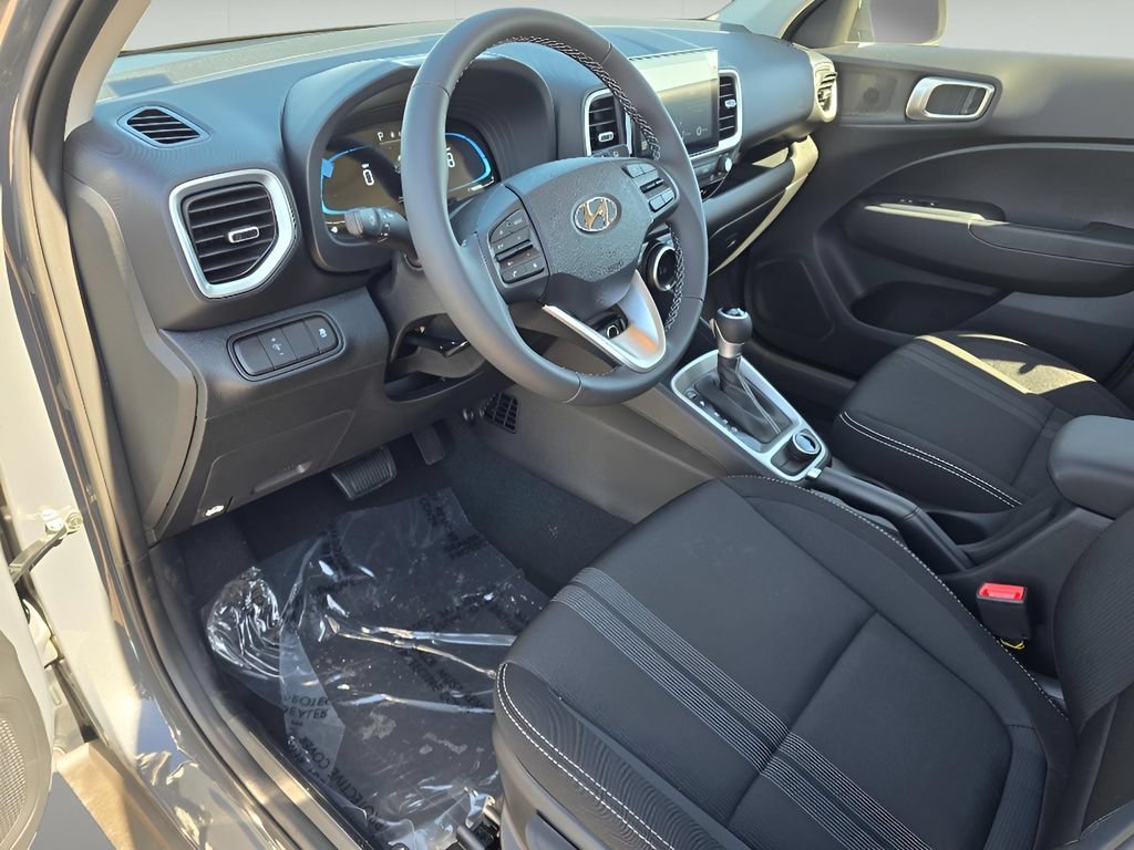 Used 2025 Hyundai Venue SEL FWD image 21