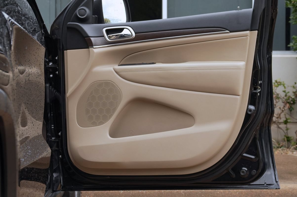 Used 2017 Jeep Grand Cherokee Limited RWD image 37