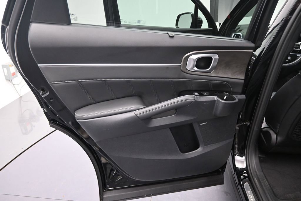 Certified 2025 Kia Sorento SX Prestige AWD/4WD image 18