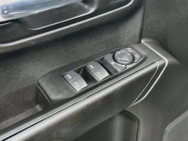 Used 2023 Chevrolet Silverado 1500 Custom AWD/4WD image 18