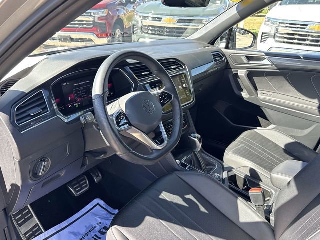 Used 2022 Volkswagen Tiguan SE R-Line AWD/4WD image 11