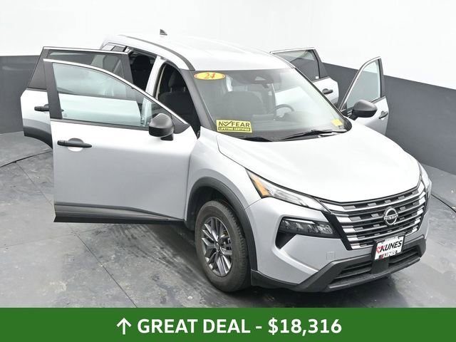 Used 2024 Nissan Rogue S image 59