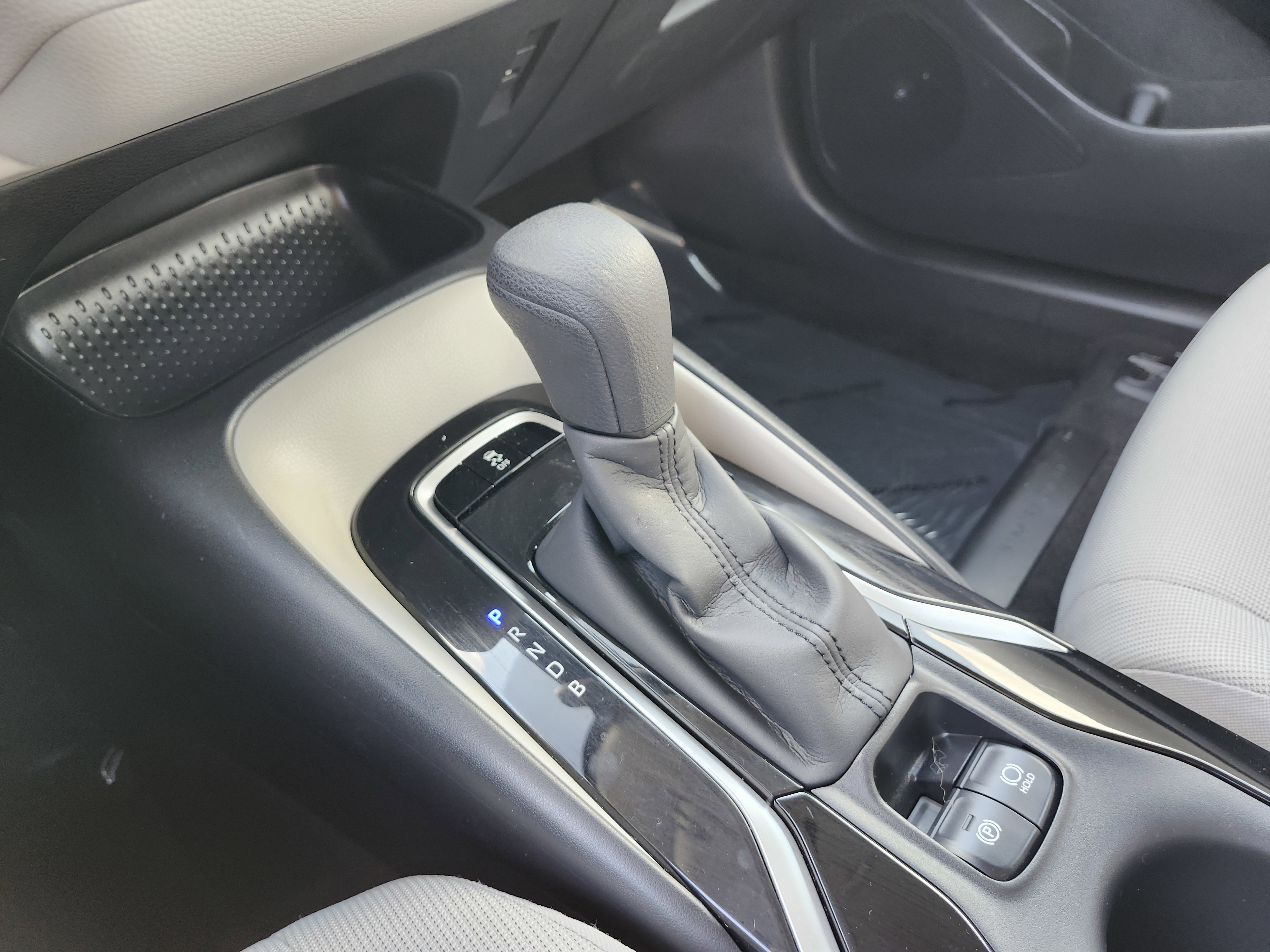 Used 2021 Toyota Corolla LE w/ Carpet Mat Package (TMS) FWD image 7