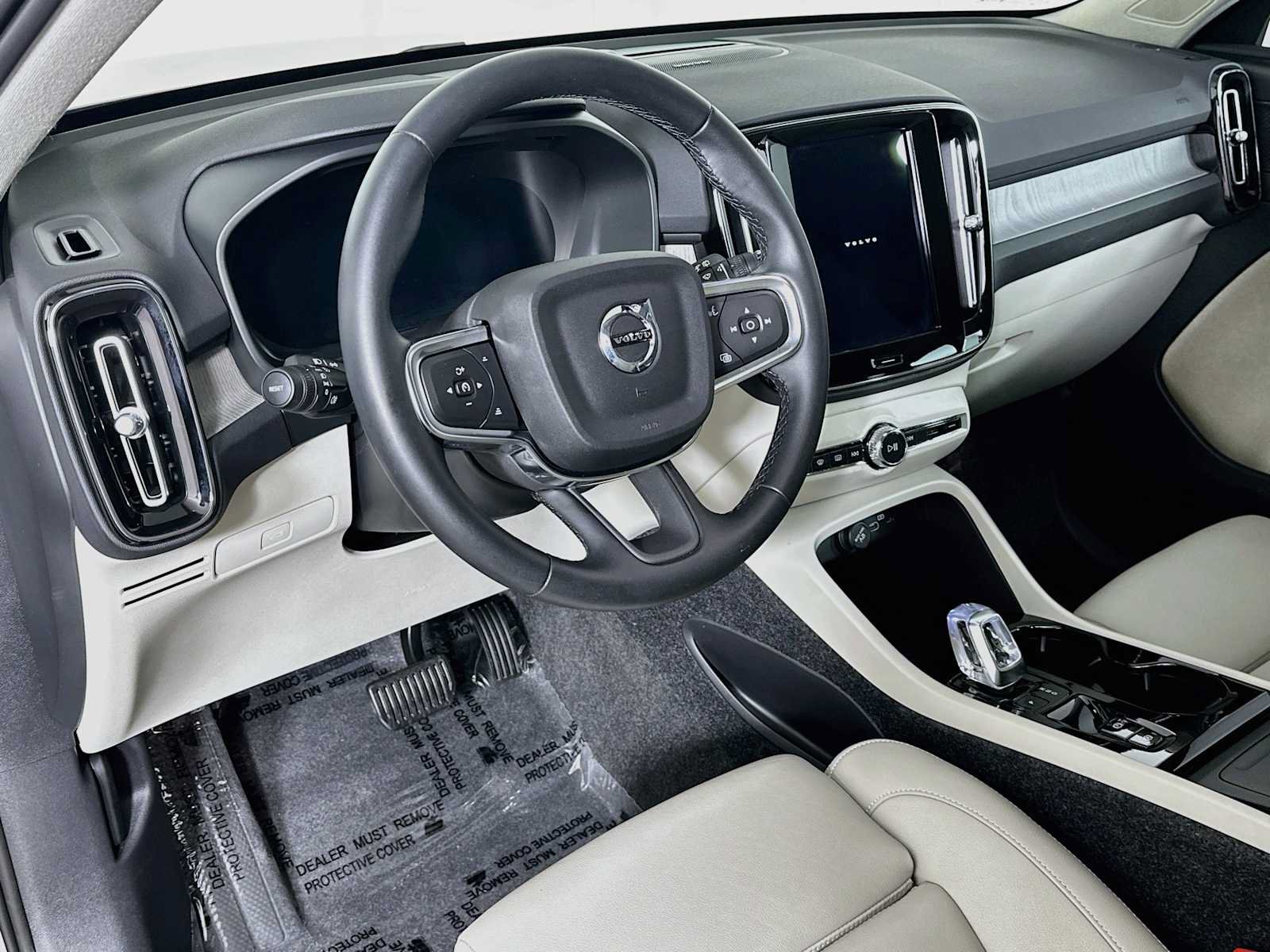 Used 2026 Volvo XC40 B5 Ultra w/ Climate Package AWD/4WD image 9