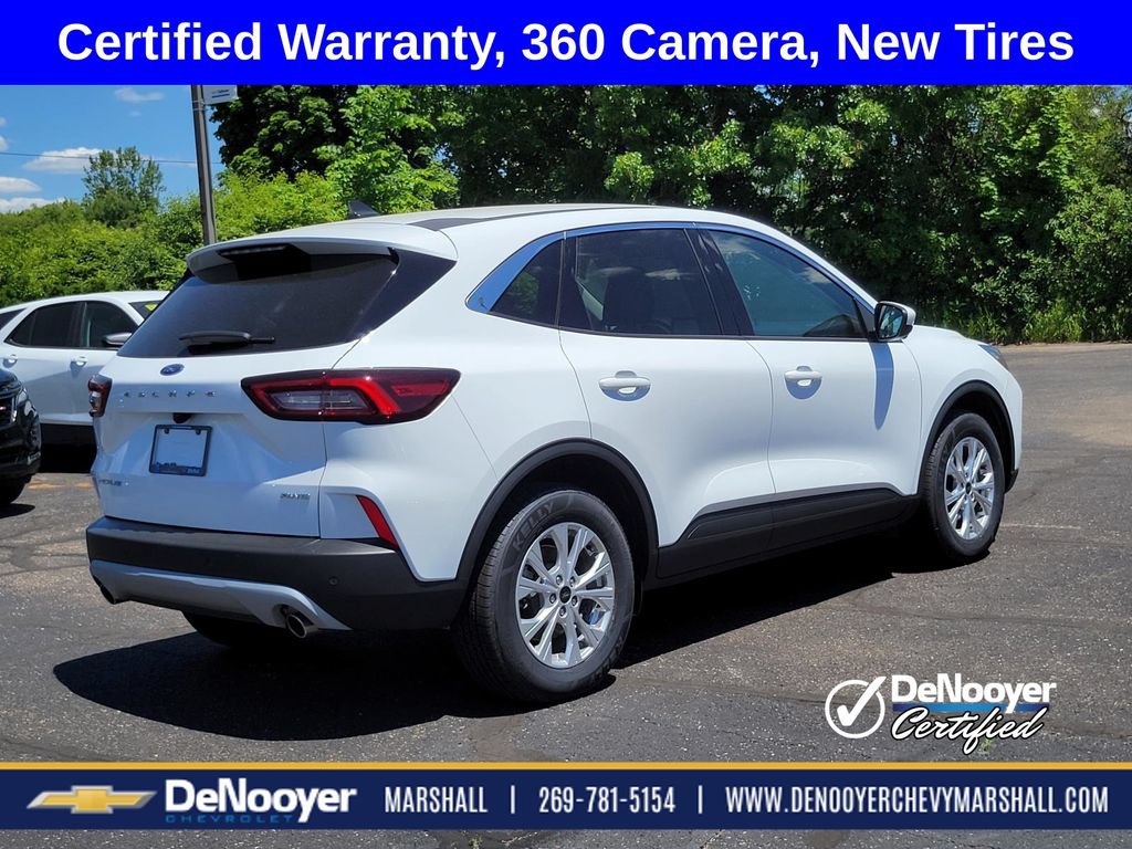 Used 2023 Ford Escape Active w/ Tech Pack #2 AWD/4WD image 3