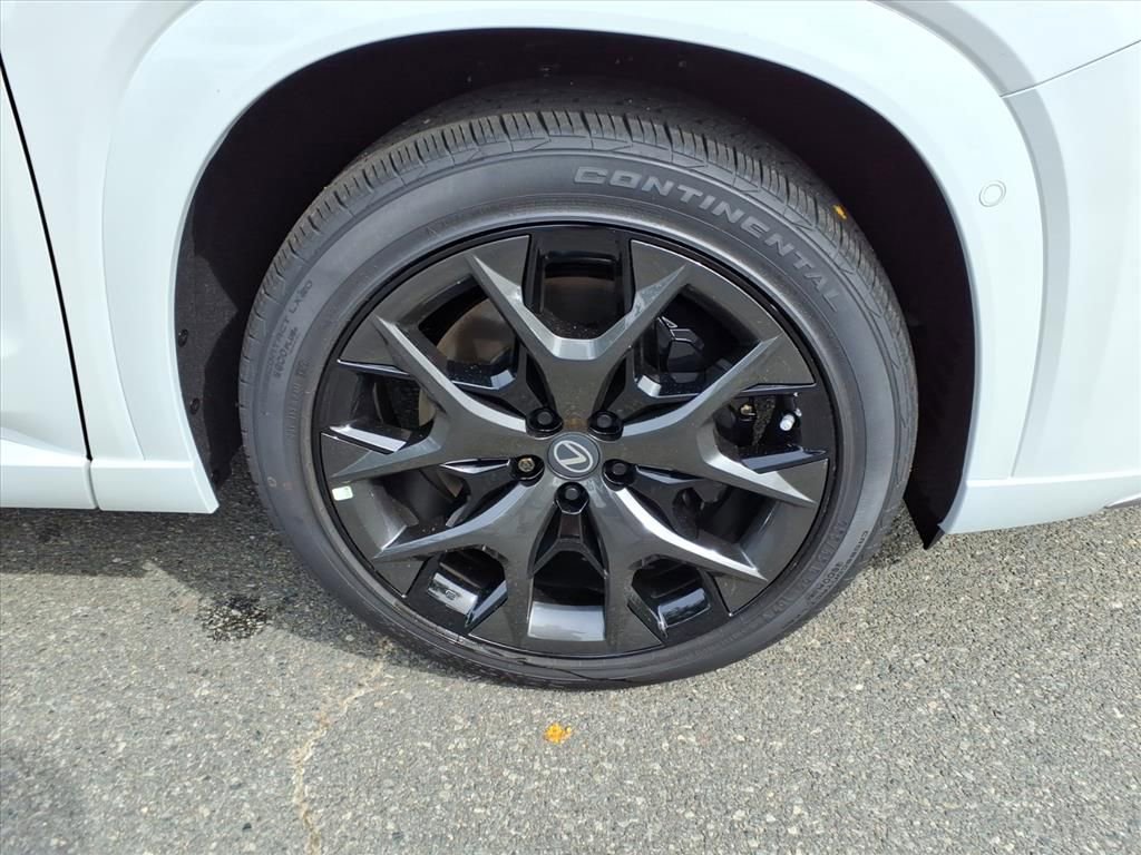 New 2026 Lexus TX 500h AWD image 7