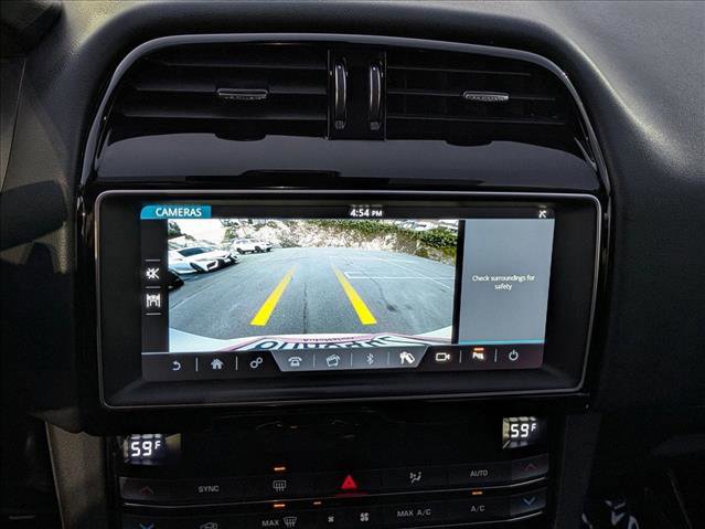Used 2019 Jaguar F-PACE Premium image 15