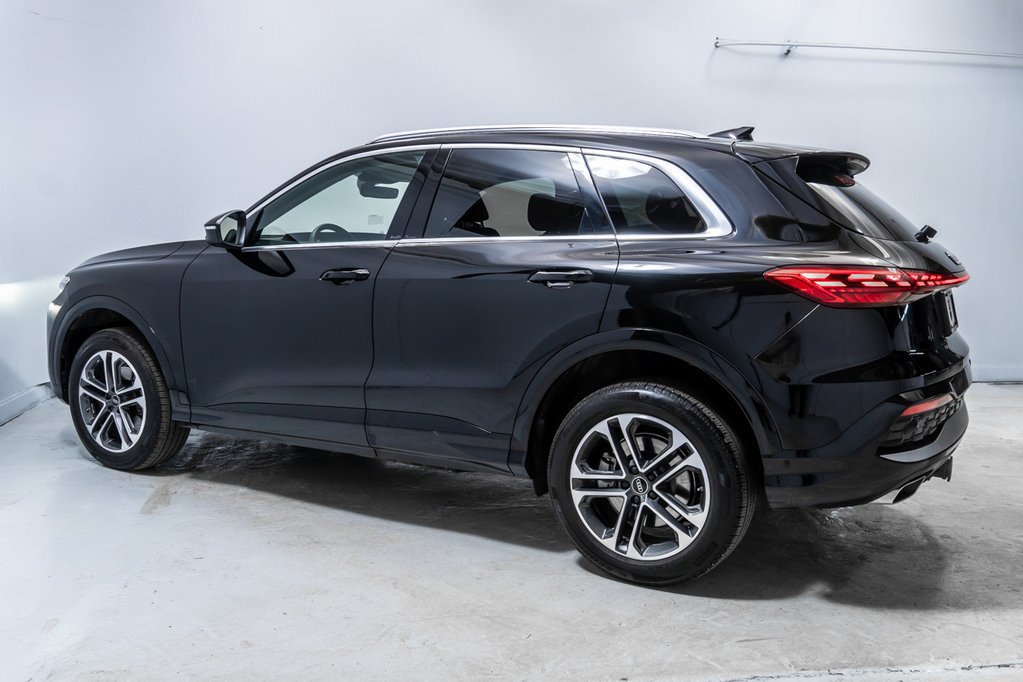 Used 2025 Audi Q5 Premium w/ Convenience Package AWD/4WD image 3