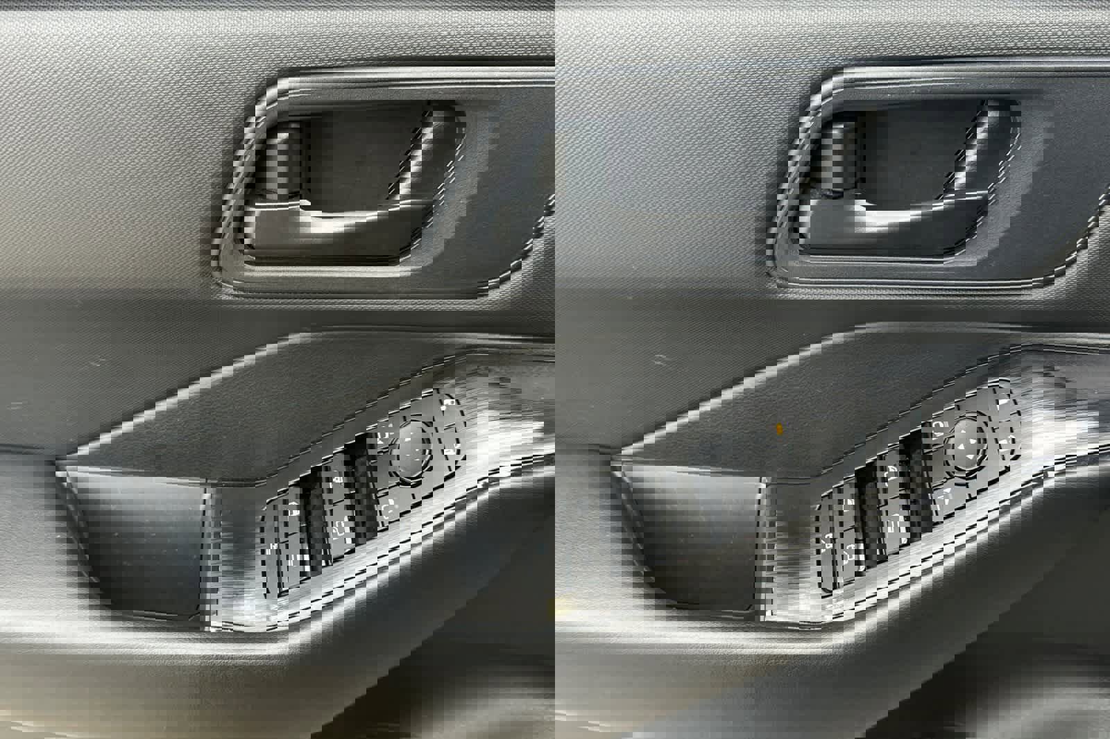 Used 2024 Nissan Rogue S image 13