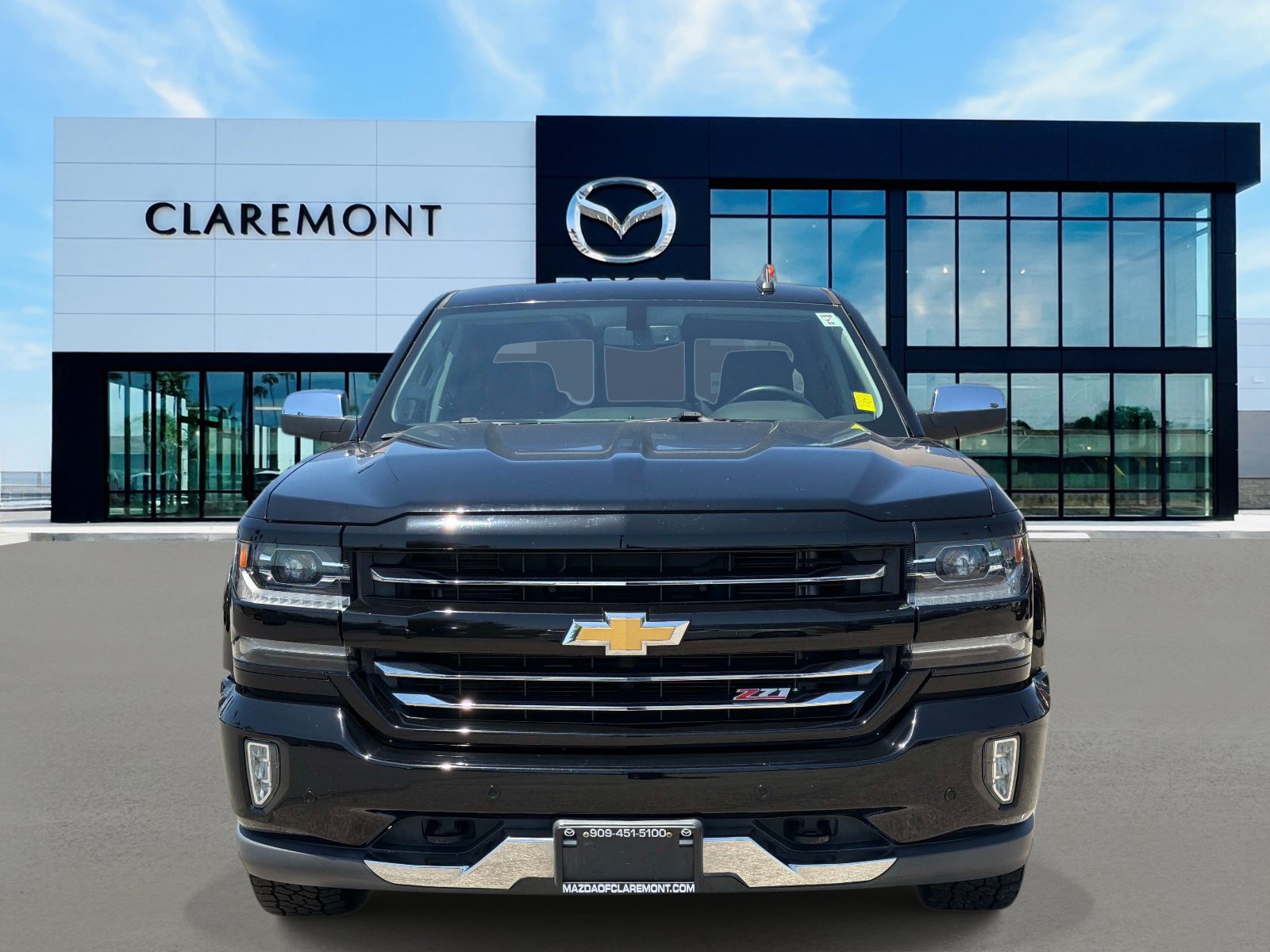 Used 2017 Chevrolet Silverado 1500 LTZ Z71 w/ LTZ Plus Package AWD/4WD image 2