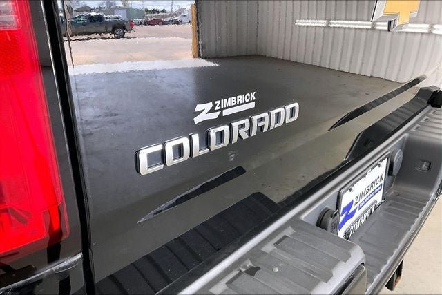 Used 2017 Chevrolet Colorado Z71 AWD/4WD image 9