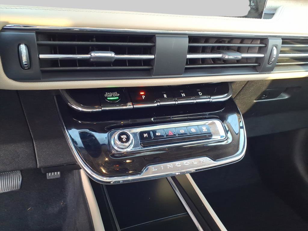 Used 2025 Lincoln Corsair Grand Touring w/ Equipment Group 302A image 18