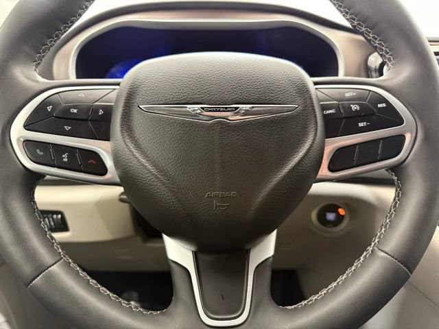 Used 2023 Chrysler Voyager LX FWD image 46