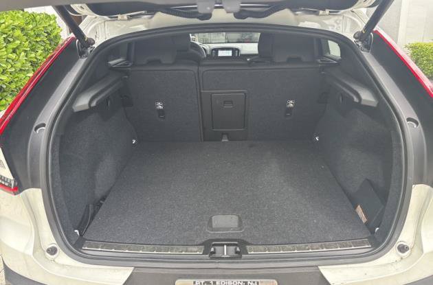 Used 2023 Volvo C40 Recharge Core AWD/4WD image 7