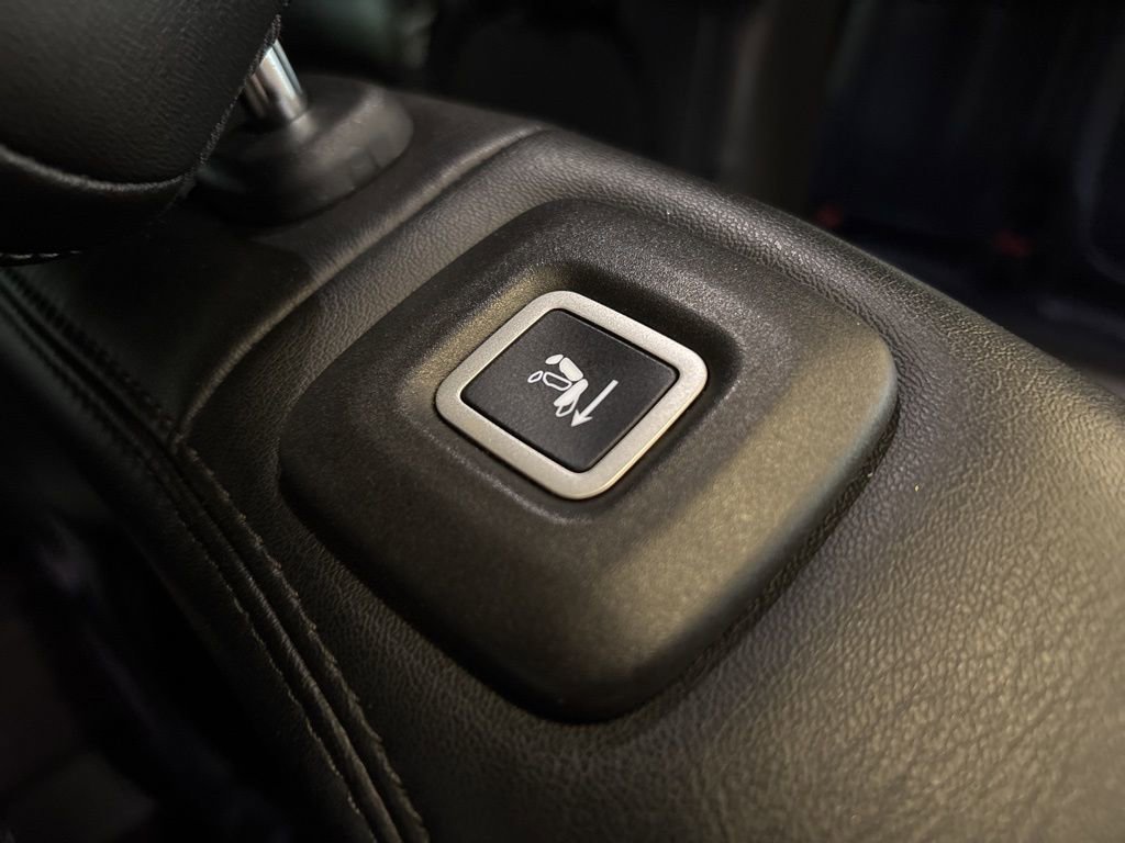 Used 2024 Jeep Wagoneer L Series III w/ Flexible Seating Group image 45