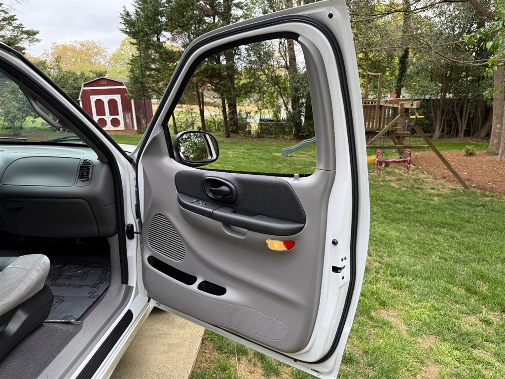 Used 1999 Ford F150 Lightning image 68