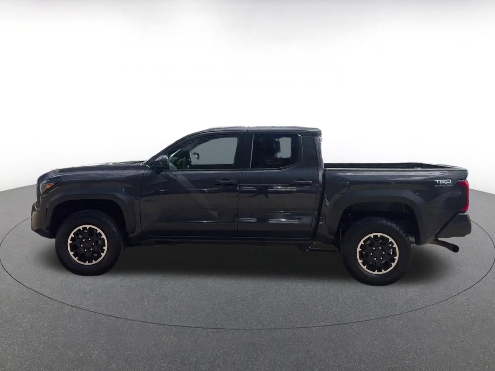 Used 2025 Toyota Tacoma TRD Off-Road AWD/4WD image 9