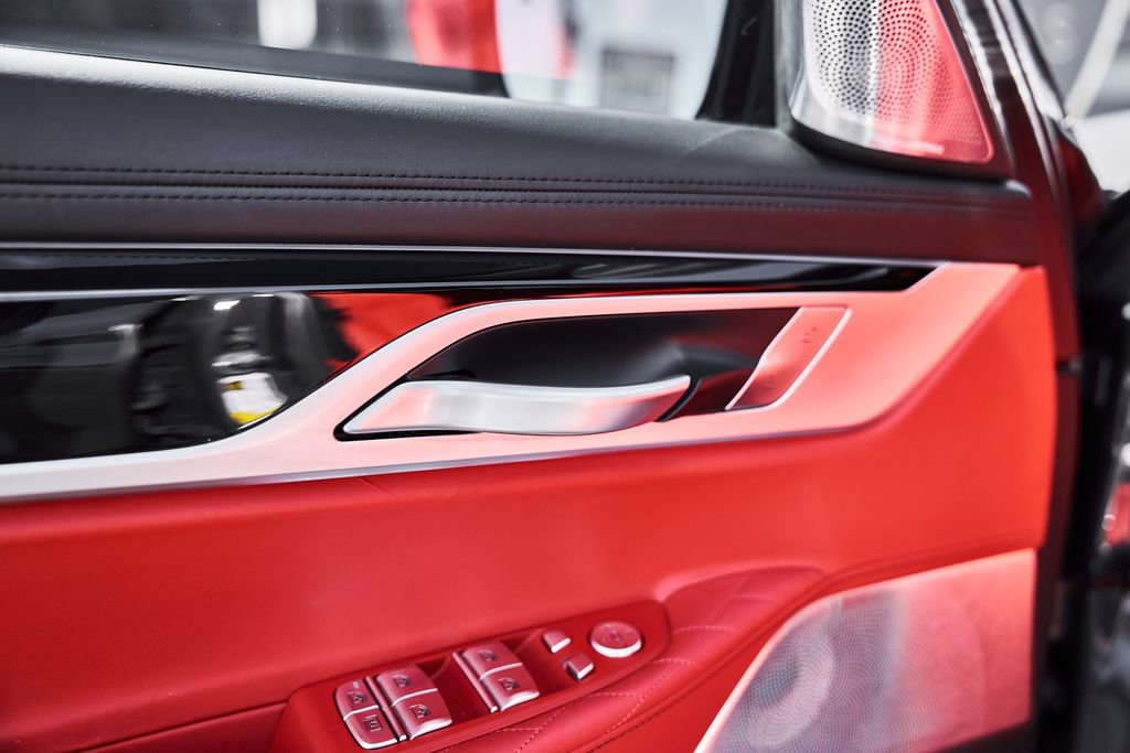 Used 2022 BMW M760i xDrive w/ Luxury Rear Seating Package image 36