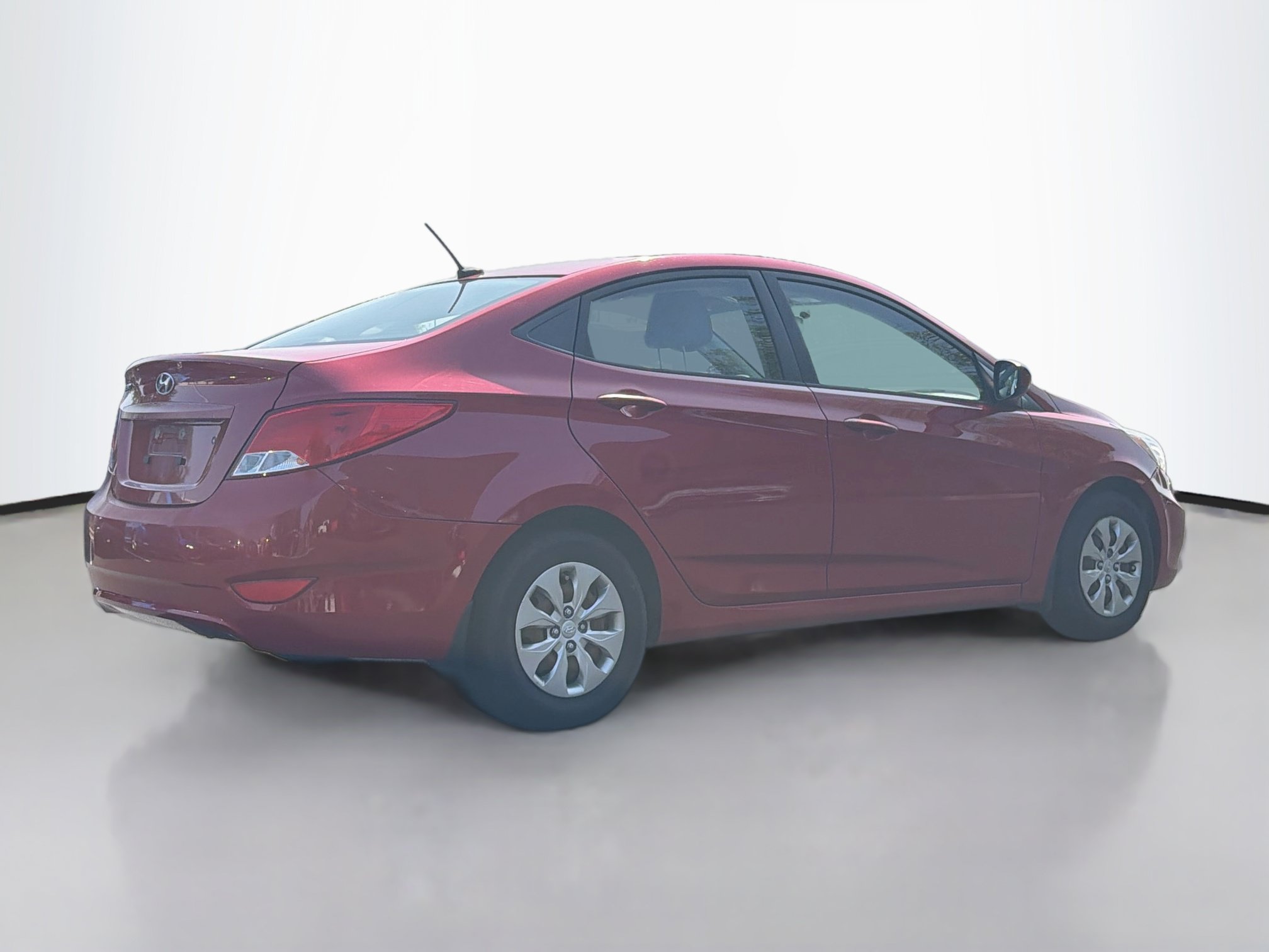 Used 2016 Hyundai Accent SE FWD image 2