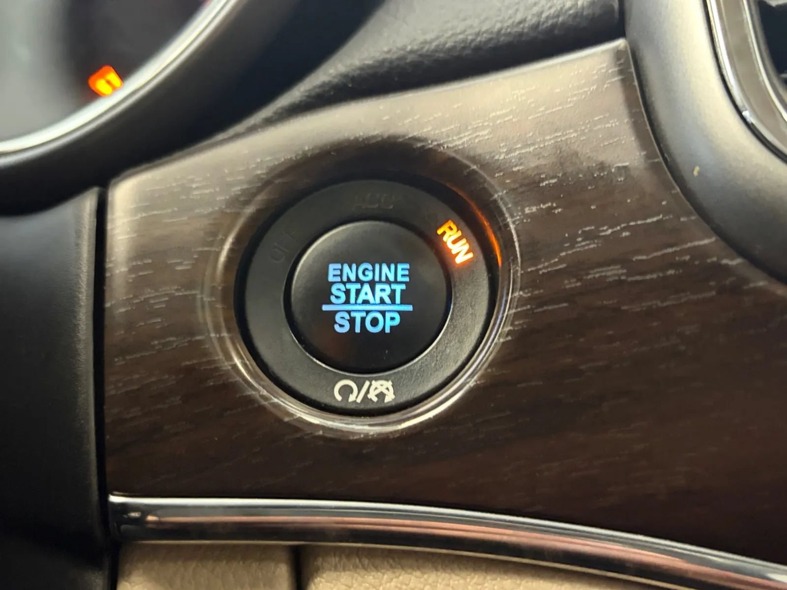 Used 2018 Jeep Grand Cherokee Limited AWD/4WD image 25