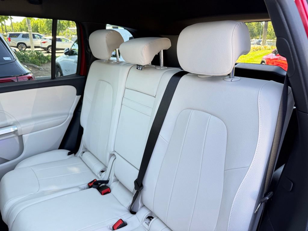 New 2026 Mercedes-Benz GLB 250 image 14