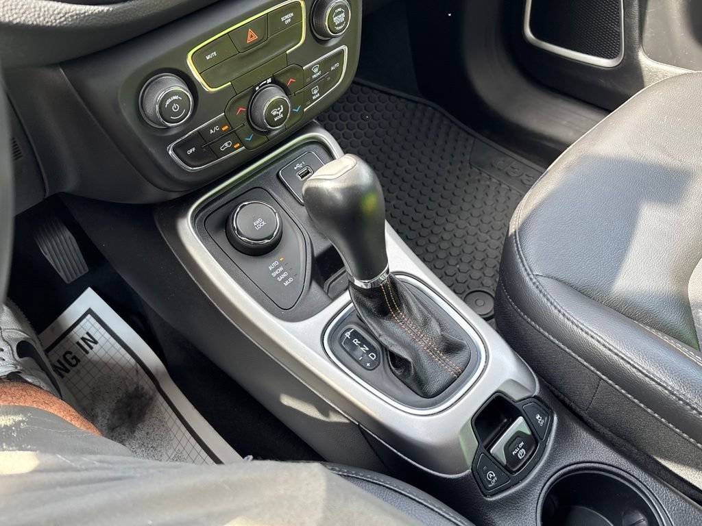 Used 2019 Jeep Compass Latitude w/ Cold Weather Group AWD/4WD image 29